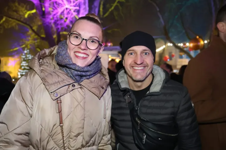 Ona je tajanstvena ljepotica iz publike! Dama sa &scaron;iltericom koja je osvojila Karlovac