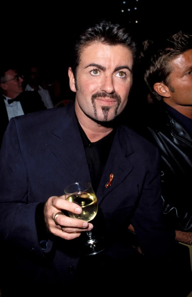 Božićni hit, život pun skandala i &scaron;okantna smrt pjevača na sam blagdan