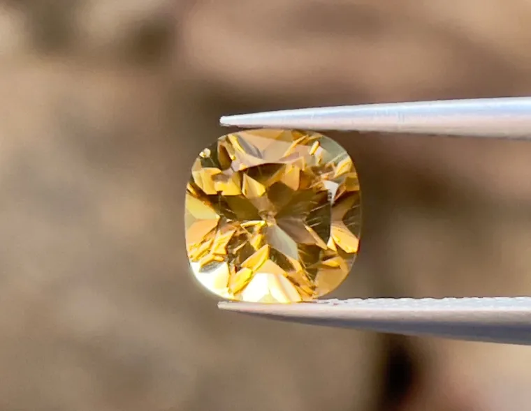 Znate li &scaron;to je va&scaron; kamen rođenja? Mnogi ih nose jer donose sreću i pružaju za&scaron;titu