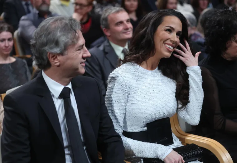 Tina Gaber Golob u vatrenom izdanju, ali elegantna crnka zapela je oku kamere