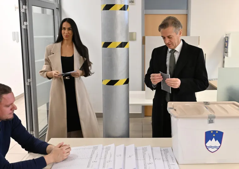 Tina Gaber Golob u vatrenom izdanju, ali elegantna crnka zapela je oku kamere