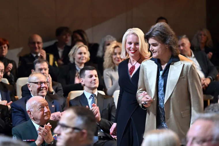 Tina Gaber Golob u vatrenom izdanju, ali elegantna crnka zapela je oku kamere