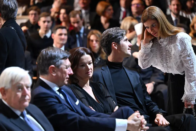 Tina Gaber Golob u vatrenom izdanju, ali elegantna crnka zapela je oku kamere