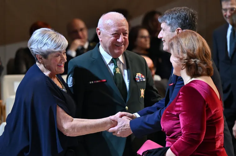 Tina Gaber Golob u vatrenom izdanju, ali elegantna crnka zapela je oku kamere