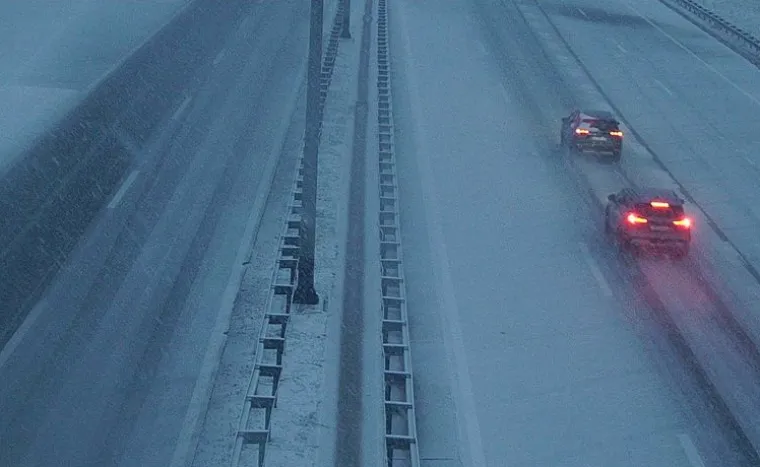 Prve pahulje zabijelile dijelove Hrvatske, ali i stvorile kaos na cestama: Stiže bijeli Božić!
