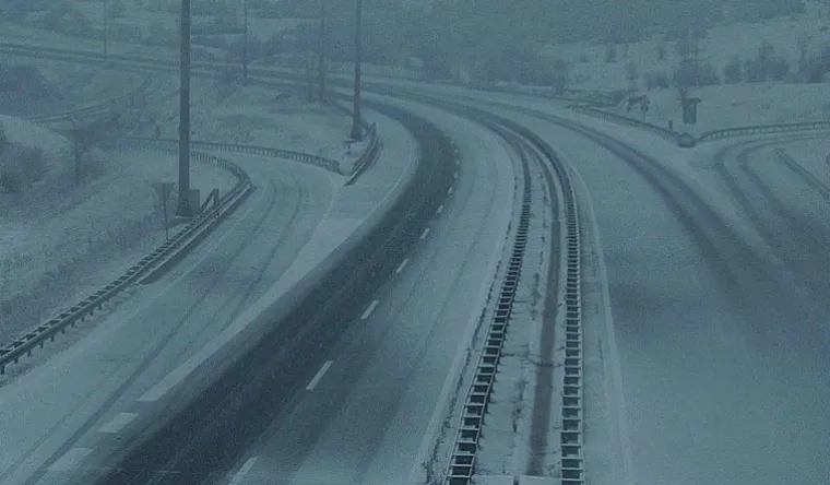 Prve pahulje zabijelile dijelove Hrvatske, ali i stvorile kaos na cestama: Stiže bijeli Božić!