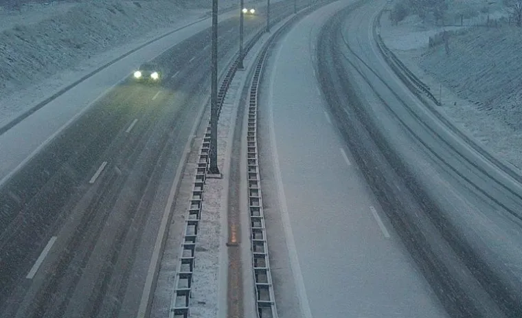 Prve pahulje zabijelile dijelove Hrvatske, ali i stvorile kaos na cestama: Stiže bijeli Božić!