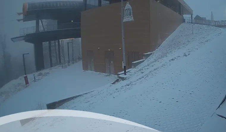 Prve pahulje zabijelile dijelove Hrvatske, ali i stvorile kaos na cestama: Stiže bijeli Božić!