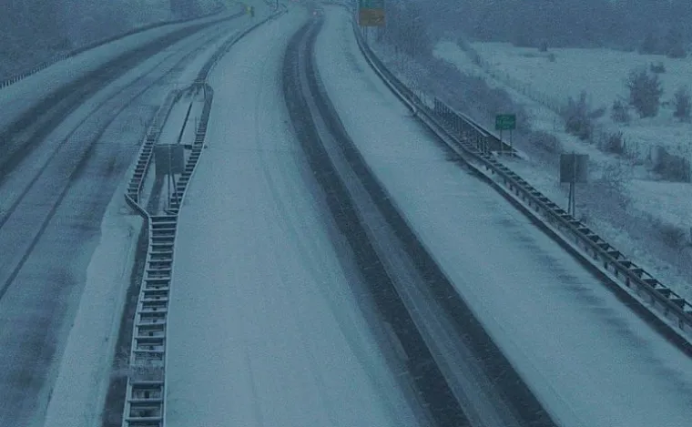 Prve pahulje zabijelile dijelove Hrvatske, ali i stvorile kaos na cestama: Stiže bijeli Božić!