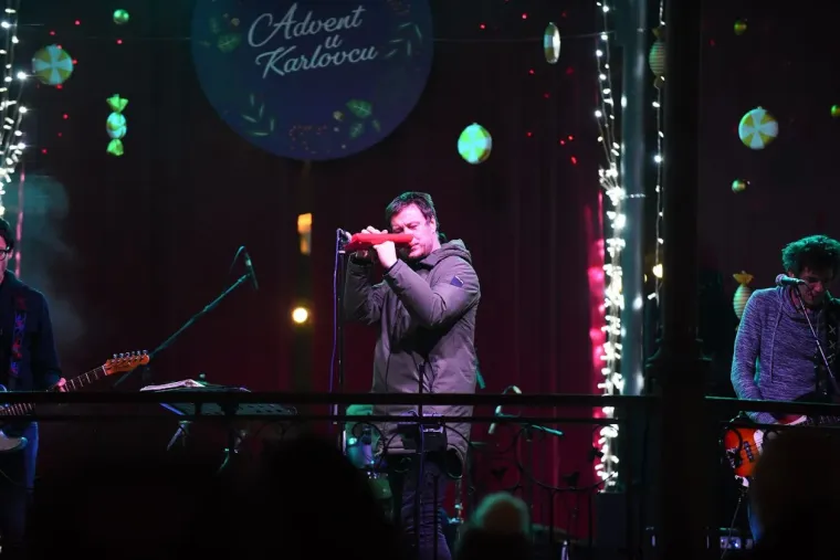 &Scaron;alovima i osmijesima prkosile minusu: Karlovčanke ukrale adventsku večer