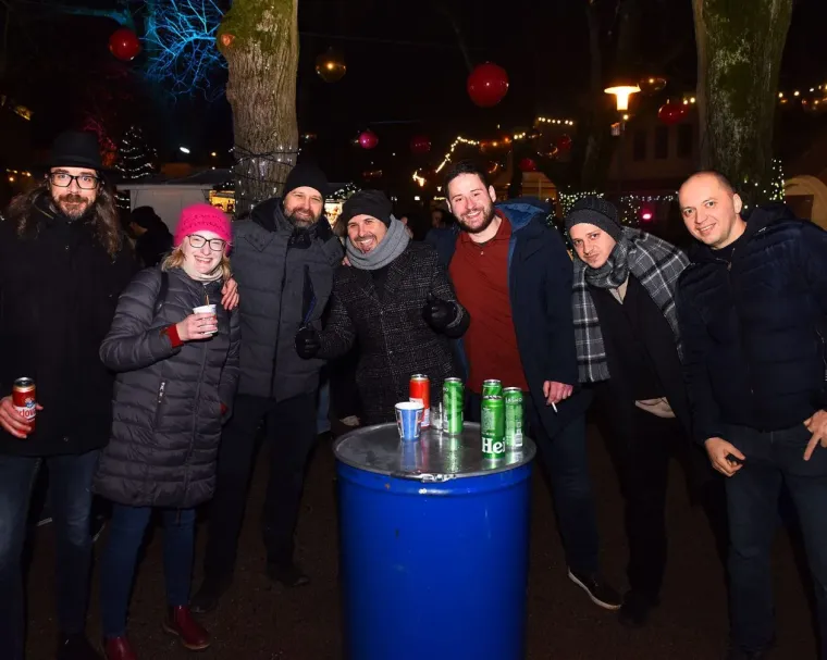 &Scaron;alovima i osmijesima prkosile minusu: Karlovčanke ukrale adventsku večer