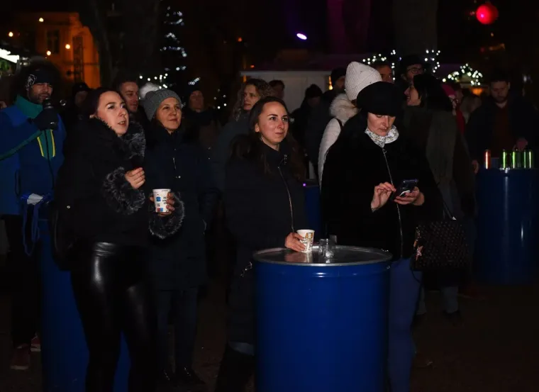 &Scaron;alovima i osmijesima prkosile minusu: Karlovčanke ukrale adventsku večer