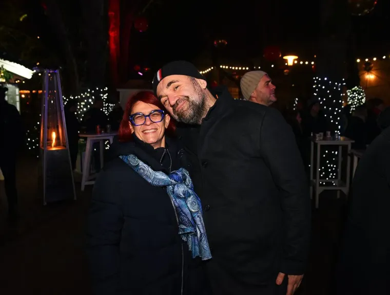 &Scaron;alovima i osmijesima prkosile minusu: Karlovčanke ukrale adventsku večer