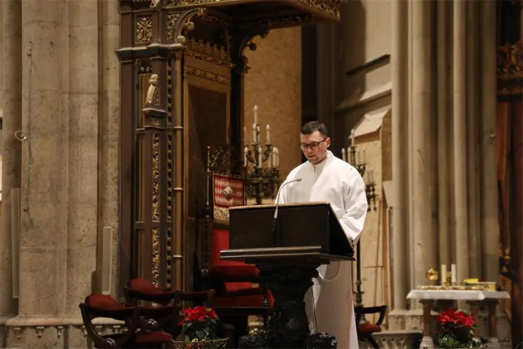 Vjernici se na Badnjak vratili u zagrebačku katedralu: Emotivni prizori prve mise nakon obnove