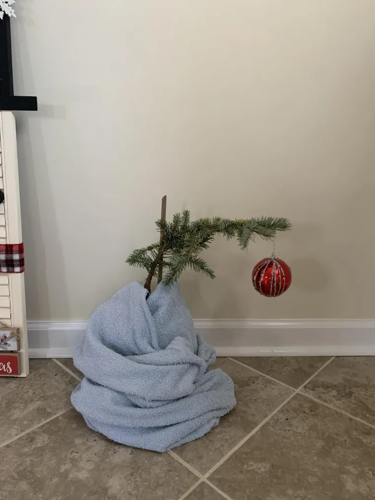 Od prljavog rublja do pivskih boca: Evo od čega sve ljudi slažu jelke, neke su ba&scaron; bizarne