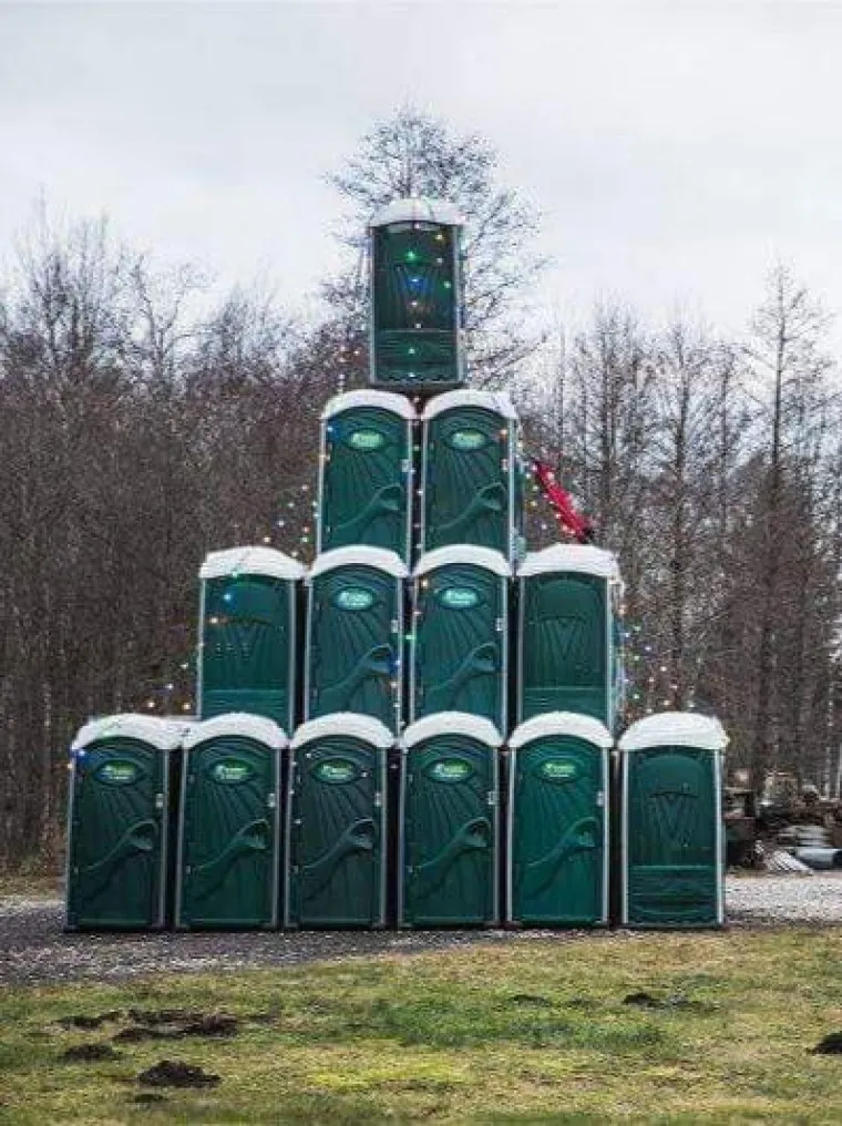 Od prljavog rublja do pivskih boca: Evo od čega sve ljudi slažu jelke, neke su ba&scaron; bizarne