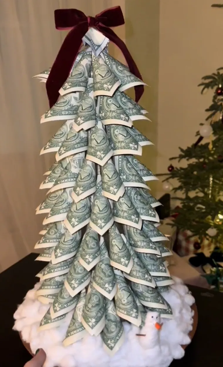 Od prljavog rublja do pivskih boca: Evo od čega sve ljudi slažu jelke, neke su ba&scaron; bizarne