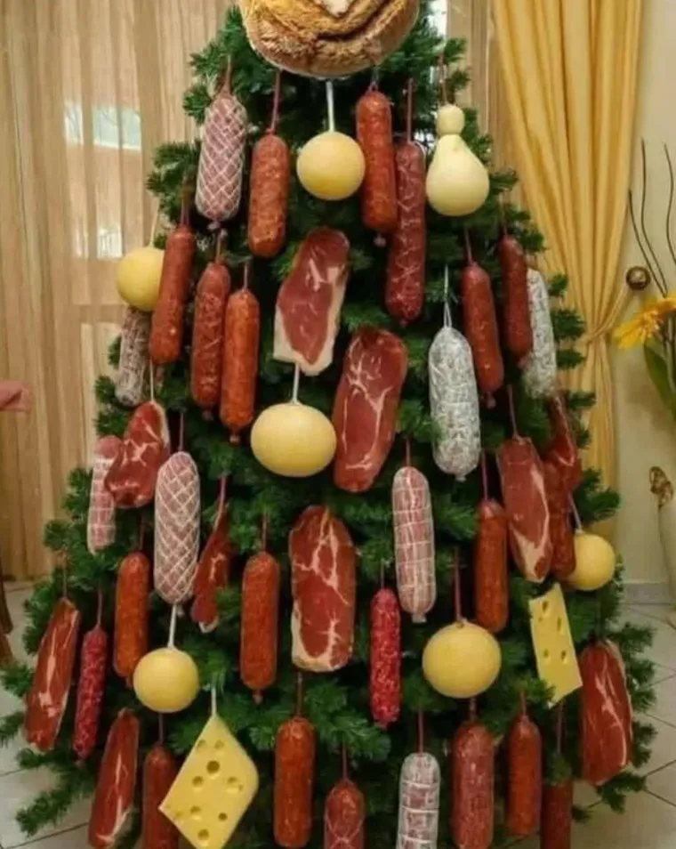 Od prljavog rublja do pivskih boca: Evo od čega sve ljudi slažu jelke, neke su ba&scaron; bizarne