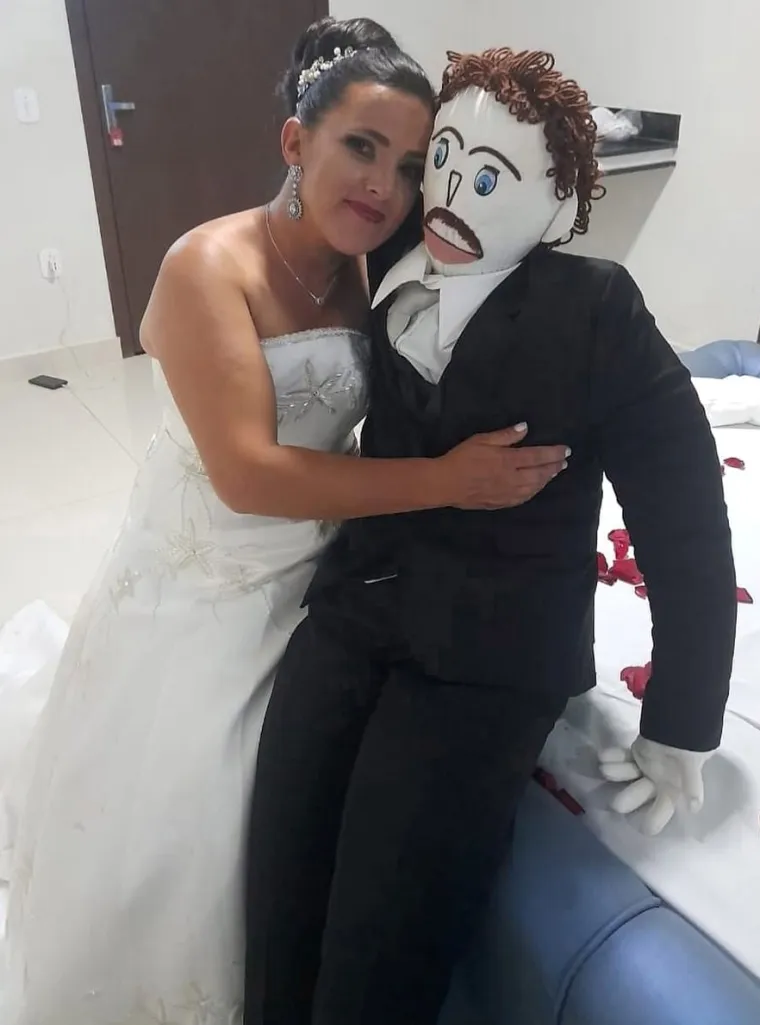 Ovo je najluđa vijest koju ste čuli ovih dana: Žena u kupaonici rodila četvrtu krpenu lutku