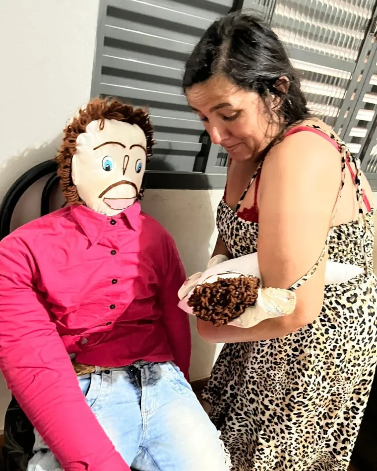 Ovo je najluđa vijest koju ste čuli ovih dana: Žena u kupaonici rodila četvrtu krpenu lutku