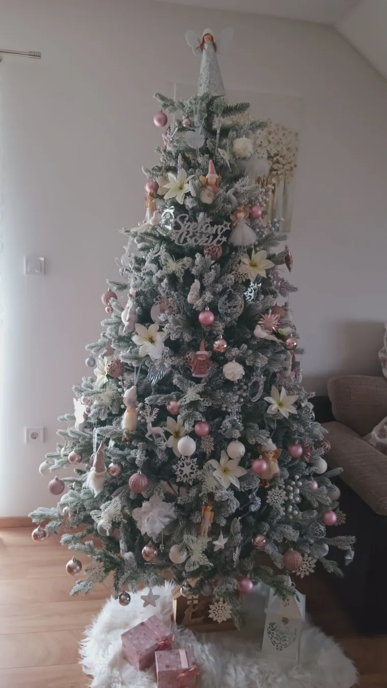 Zasuli ste nas va&scaron;im prekrasnim božićnim jelkama: Ovih 50 ispunilo je na&scaron;a srca toplinom