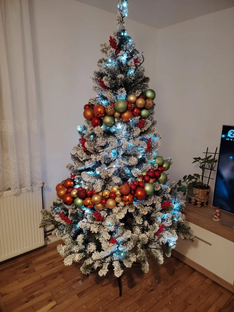 Zasuli ste nas va&scaron;im prekrasnim božićnim jelkama: Ovih 50 ispunilo je na&scaron;a srca toplinom