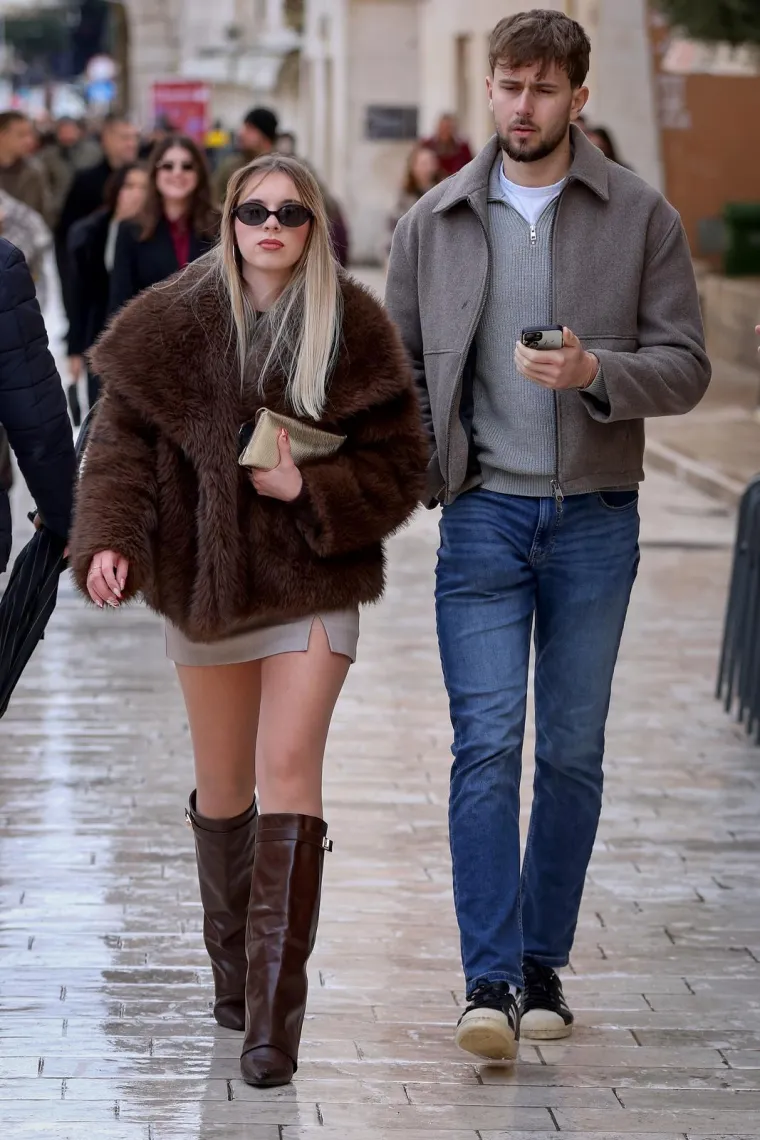 Zadarsku &scaron;picu na Badnjak preplavile lijepe djevojke s dugim nogama u najelegantnijim izdanjima