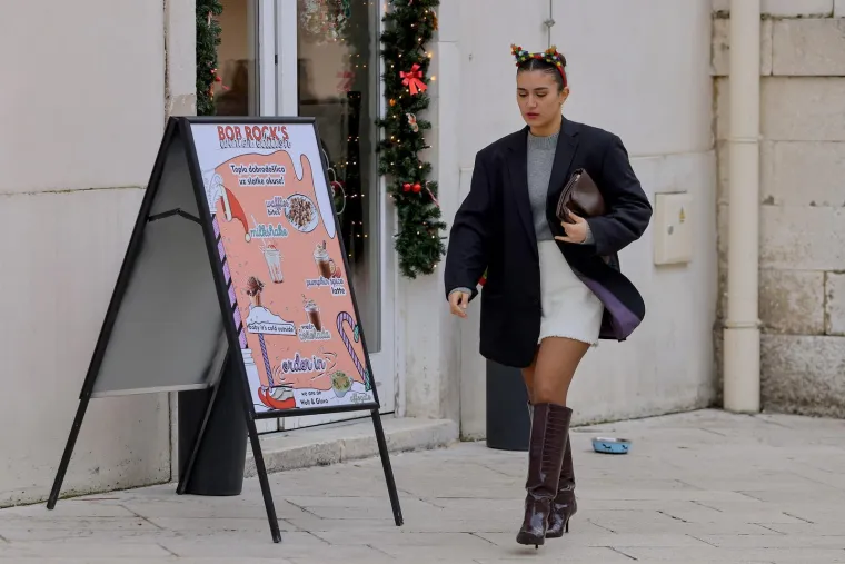 Zadarsku &scaron;picu na Badnjak preplavile lijepe djevojke s dugim nogama u najelegantnijim izdanjima