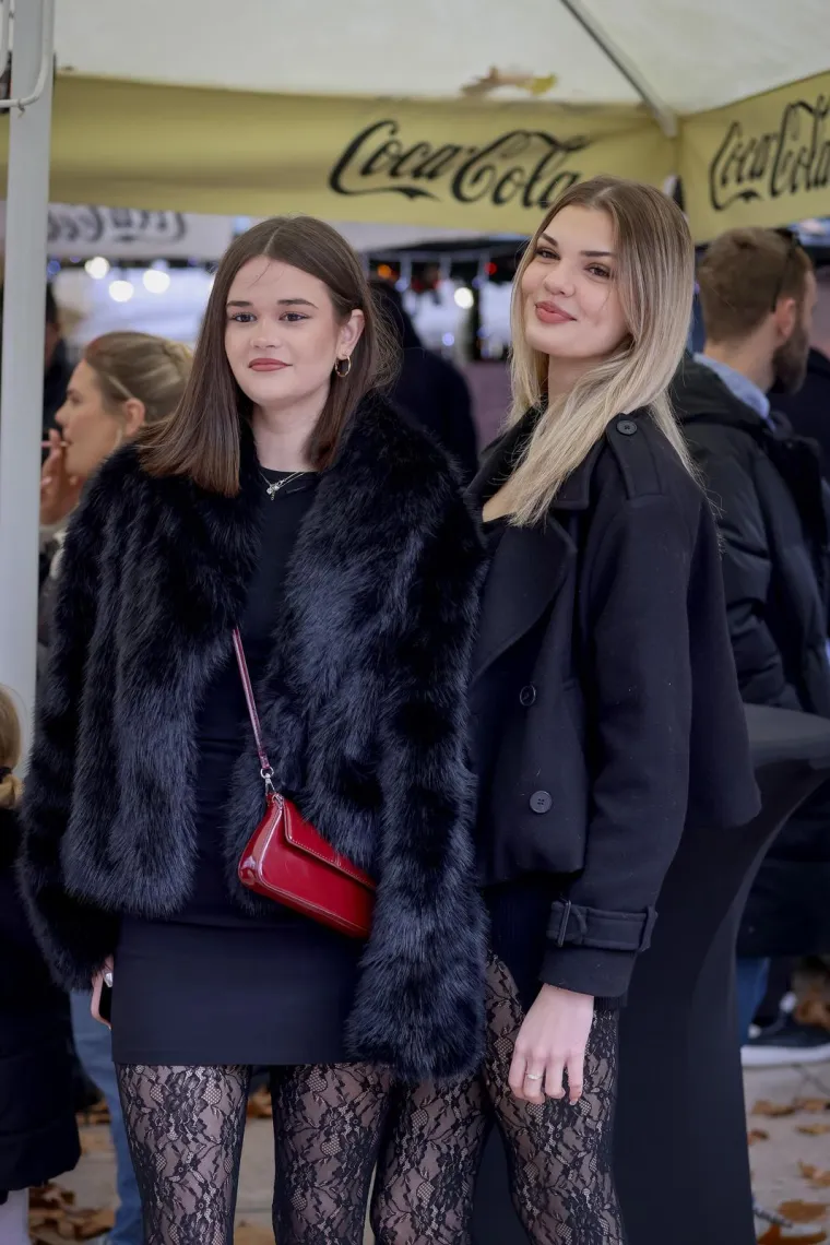 Zadarsku &scaron;picu na Badnjak preplavile lijepe djevojke s dugim nogama u najelegantnijim izdanjima