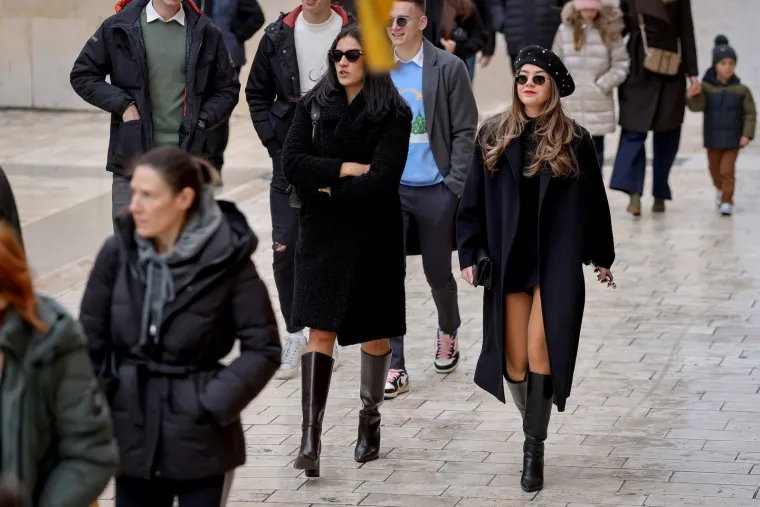 Zadarsku &scaron;picu na Badnjak preplavile lijepe djevojke s dugim nogama u najelegantnijim izdanjima