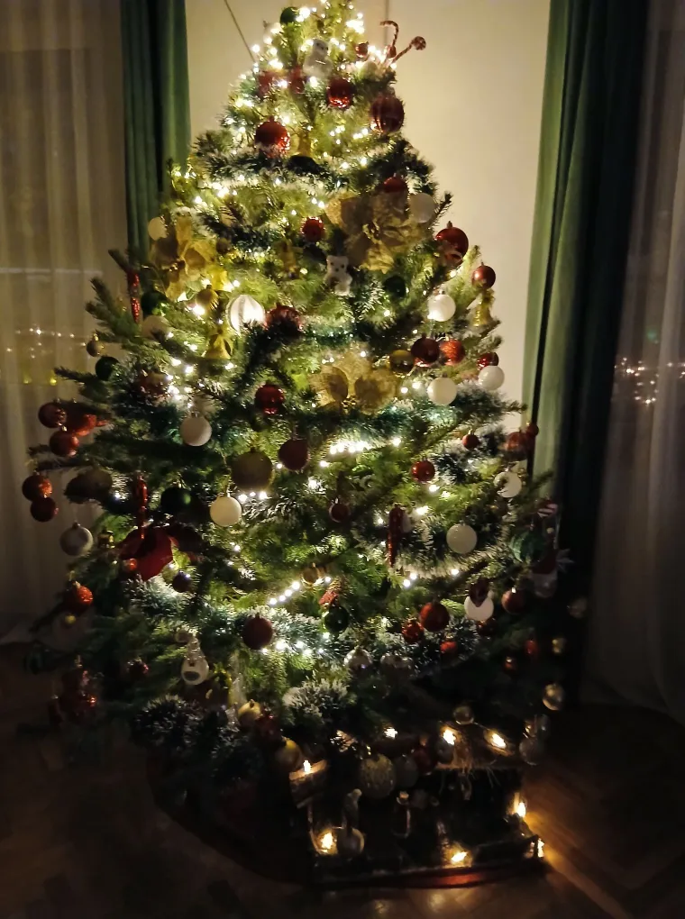 Utrka za najljep&scaron;u božićnu jelku uzela je maha: Zbog ovih 50 žiri je na pravim mukama