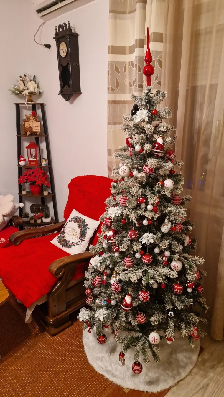 Utrka za najljep&scaron;u božićnu jelku uzela je maha: Zbog ovih 50 žiri je na pravim mukama