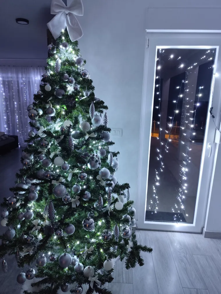 Utrka za najljep&scaron;u božićnu jelku uzela je maha: Zbog ovih 50 žiri je na pravim mukama