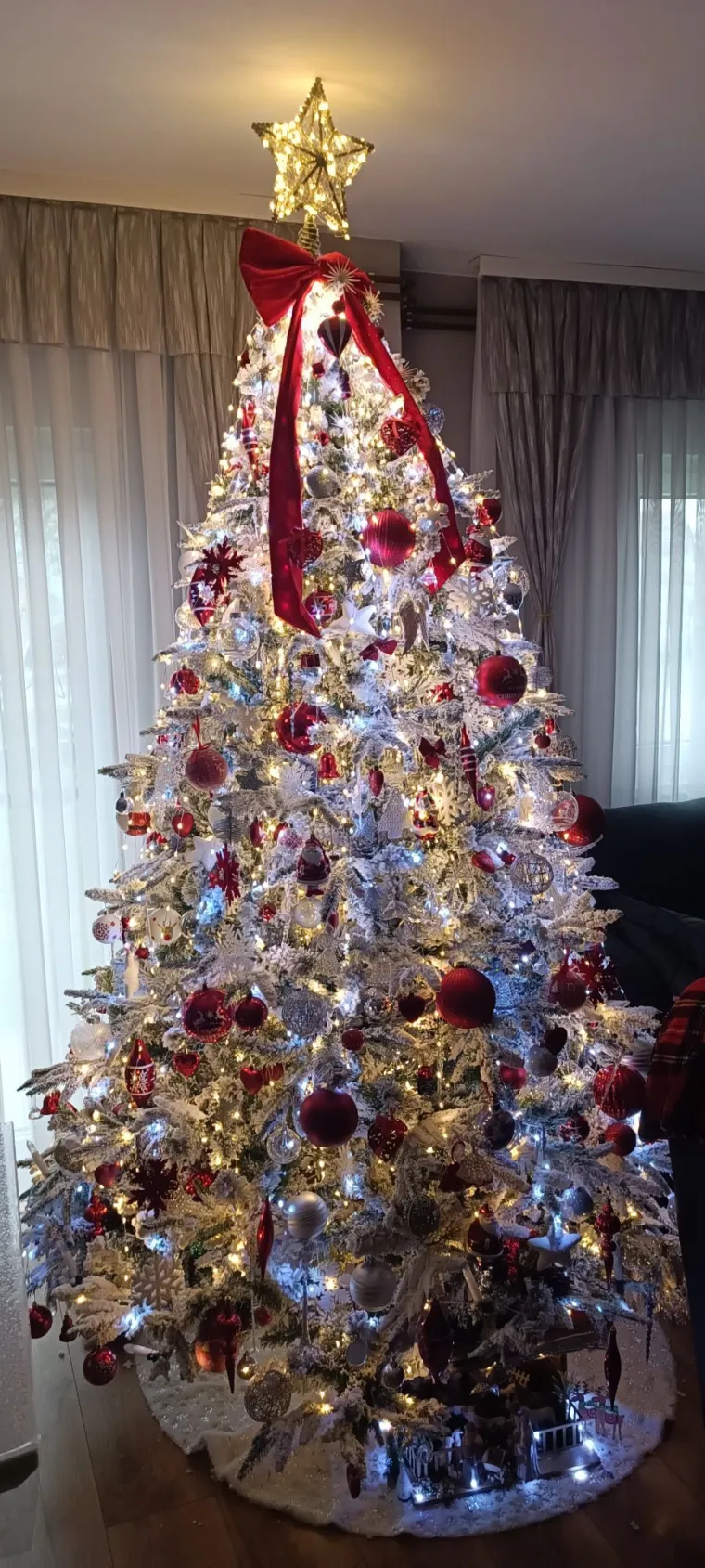 Utrka za najljep&scaron;u božićnu jelku uzela je maha: Zbog ovih 50 žiri je na pravim mukama