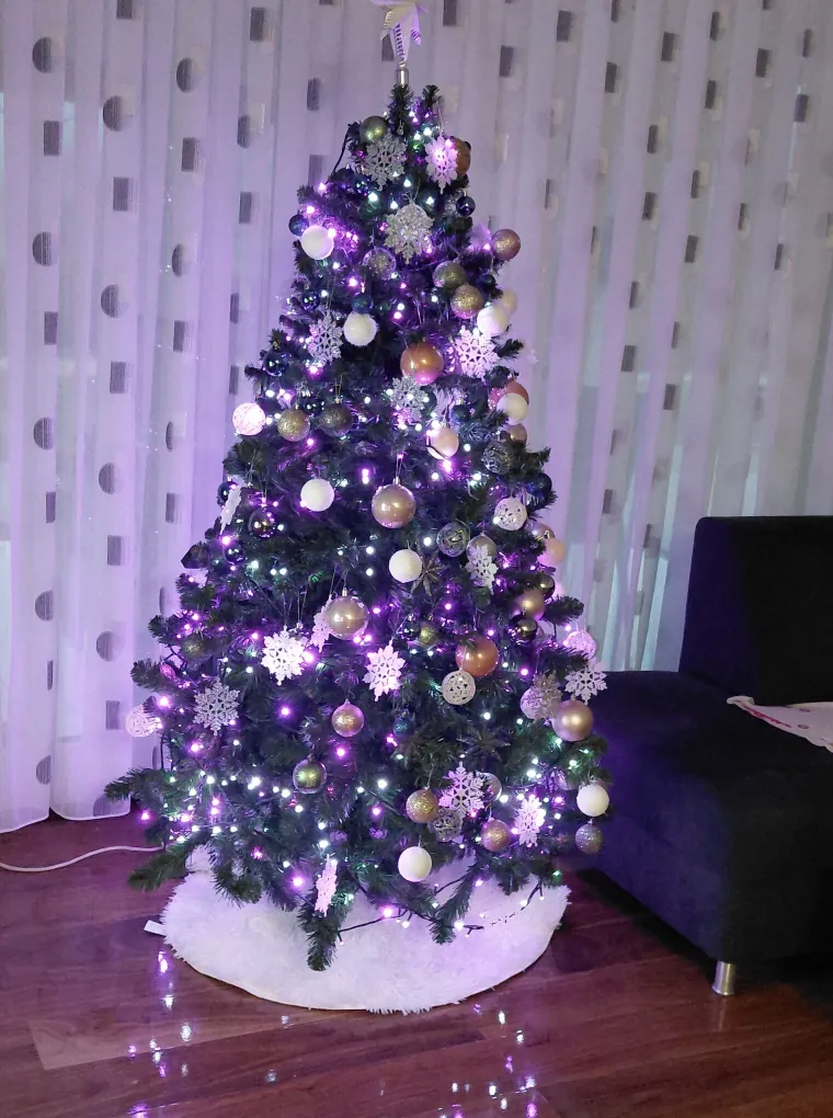 Utrka za najljep&scaron;u božićnu jelku uzela je maha: Zbog ovih 50 žiri je na pravim mukama