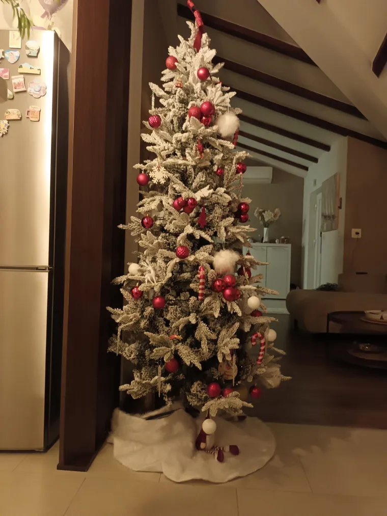 Utrka za najljep&scaron;u božićnu jelku uzela je maha: Zbog ovih 50 žiri je na pravim mukama