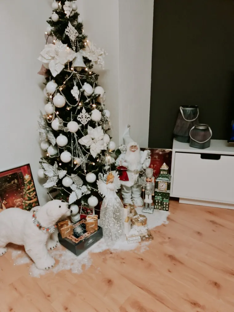 Utrka za najljep&scaron;u božićnu jelku uzela je maha: Zbog ovih 50 žiri je na pravim mukama