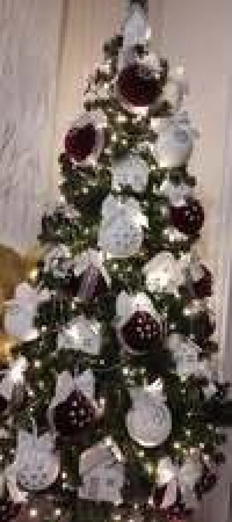 Utrka za najljep&scaron;u božićnu jelku uzela je maha: Zbog ovih 50 žiri je na pravim mukama