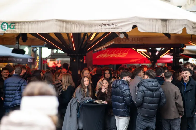 &Scaron;pica na Badnjak vrvi ljepoticama: Bunde, ki&scaron;obrani i odlična atmosfera