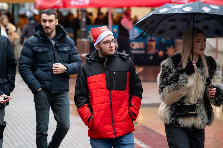 &Scaron;pica na Badnjak vrvi ljepoticama: Bunde, ki&scaron;obrani i odlična atmosfera