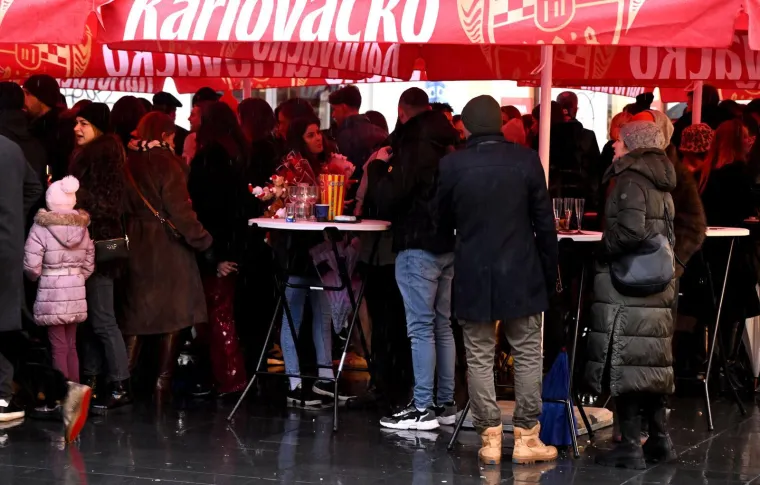 &Scaron;pica na Badnjak vrvi ljepoticama: Bunde, ki&scaron;obrani i odlična atmosfera