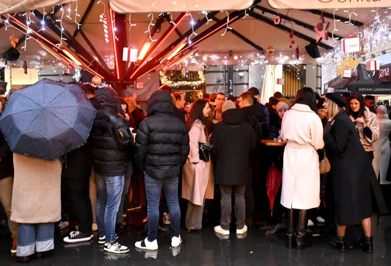 &Scaron;pica na Badnjak vrvi ljepoticama: Bunde, ki&scaron;obrani i odlična atmosfera