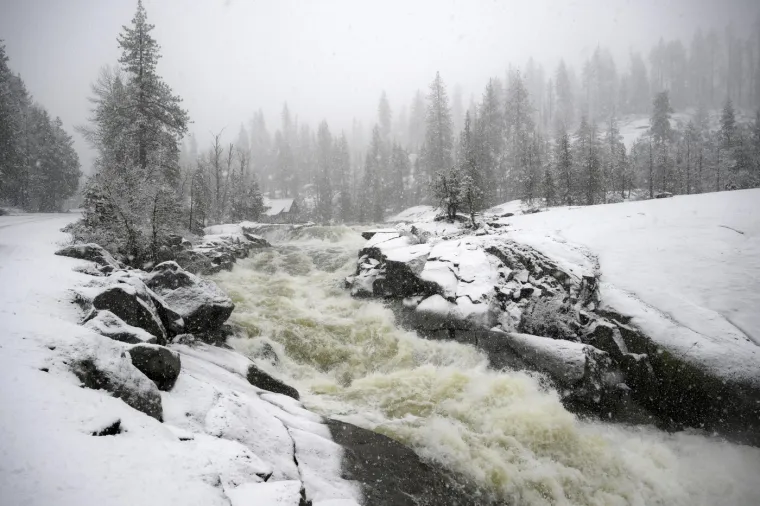 Probudili se okovani snijegom i pod vodom: Pogodio ih je fenomen 'atmosferske rijeke'