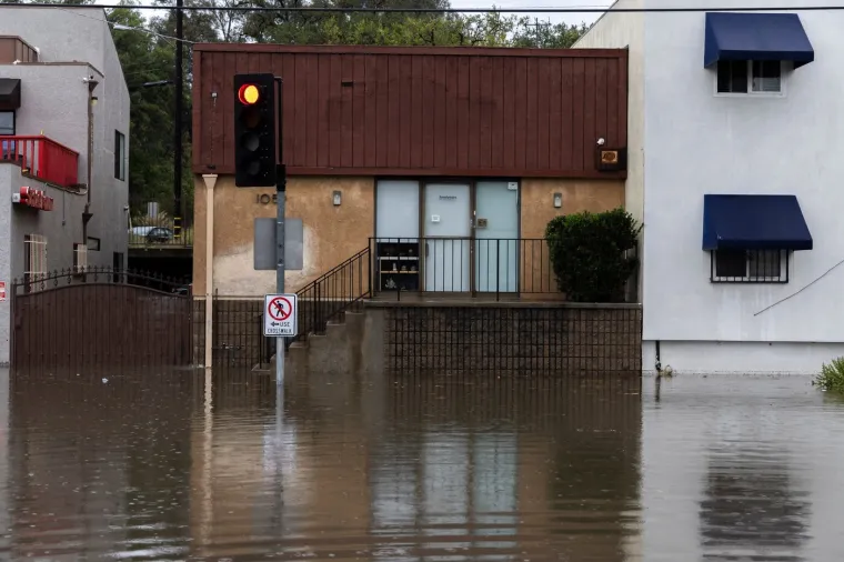 Probudili se okovani snijegom i pod vodom: Pogodio ih je fenomen 'atmosferske rijeke'