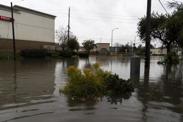 Probudili se okovani snijegom i pod vodom: Pogodio ih je fenomen 'atmosferske rijeke'
