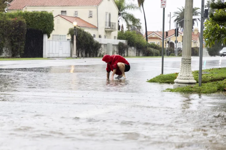 Probudili se okovani snijegom i pod vodom: Pogodio ih je fenomen 'atmosferske rijeke'