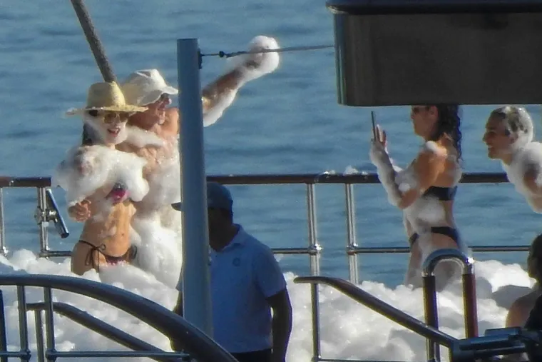 Neke će vas rasplakati, a neke nasmijati: Top fotografije koje su obilježile 2025. godinu!