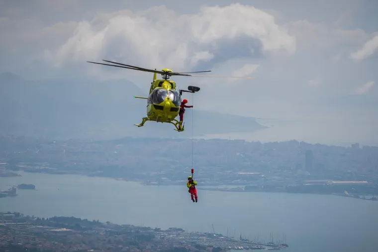 Neke će vas rasplakati, a neke nasmijati: Top fotografije koje su obilježile 2025. godinu!
