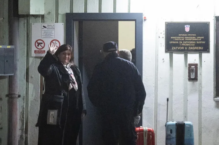 Neke će vas rasplakati, a neke nasmijati: Top fotografije koje su obilježile 2025. godinu!