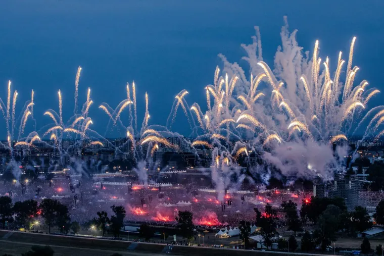 Neke će vas rasplakati, a neke nasmijati: Top fotografije koje su obilježile 2025. godinu!